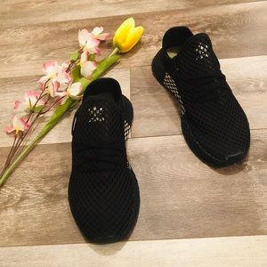 NWT Adidas Deerupt Runner J Athletic Shoes🔥
